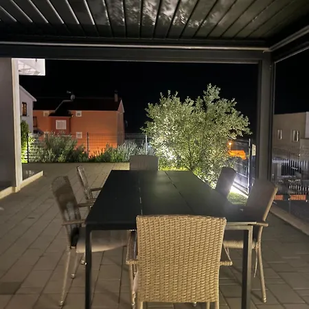 Apartment Nina Sibenik,