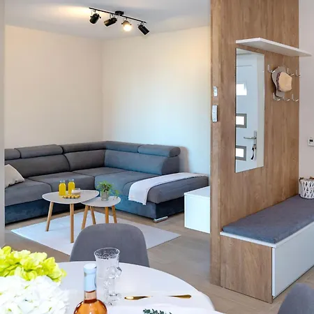 Apartment Nina Sibenik, Brodarica (Sibenik-Knin)