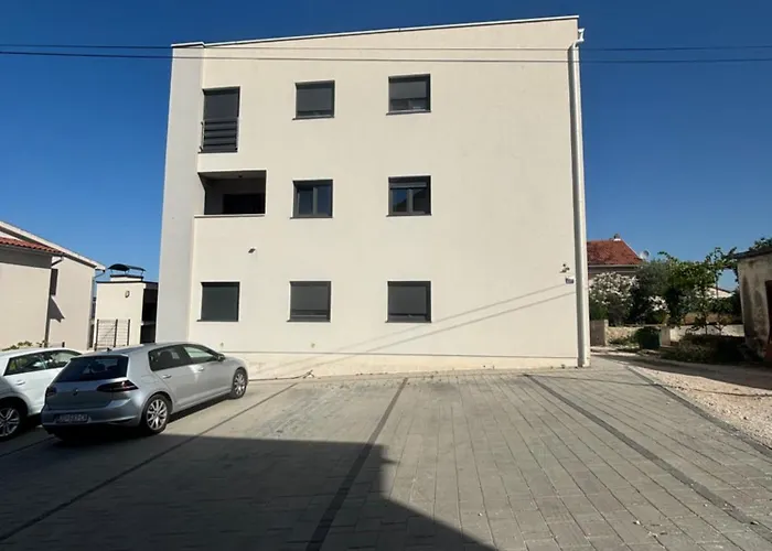 Nina Sibenik, Brodarica (Sibenik-Knin)