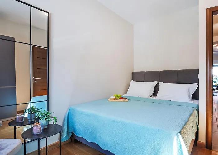 Nina Sibenik, Brodarica (Sibenik-Knin)